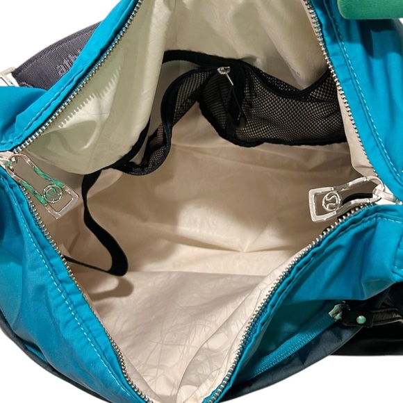 Lululemon Hot Yoga Hobo Bag - Picture 14 of 16